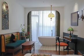 Vishan Garden Trendy Hostel