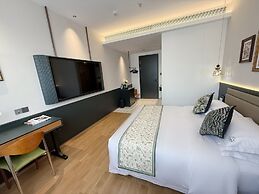 Vishan Garden Trendy Hostel
