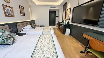 Vishan Garden Trendy Hostel