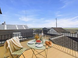 Seaside Cottage Retreat in Leigh-on-sea