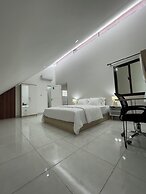 9 Residence Guesthouse Syariah Cilandak