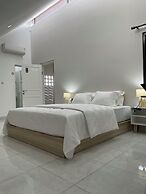 9 Residence Guesthouse Syariah Cilandak