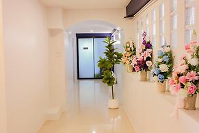 R2 Bed and Pool Kanchanaburi
