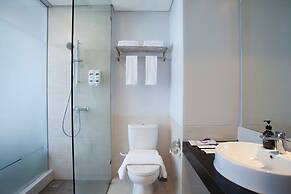 Fox Lite Hotel Cikarang