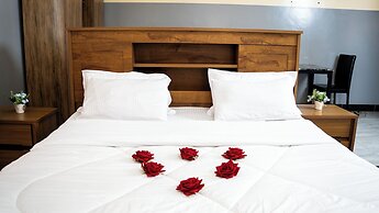 Northern Gateway Hotel And Lounge