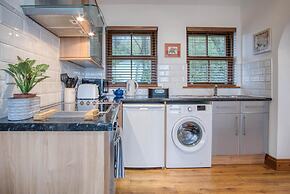 Marina House Annex - 1 Bedroom - Neyland