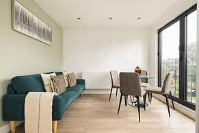 Beautiful Room in Acton