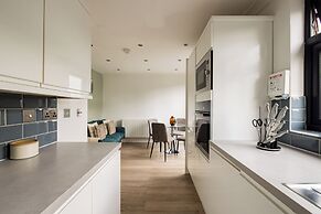 Beautiful Room in Acton