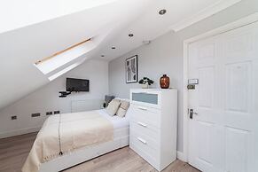 Beautiful Room in Acton