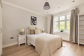 Beautiful Room in Acton