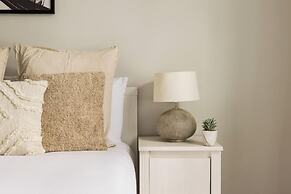 Beautiful Room in Acton