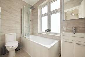 Beautiful Room in Acton