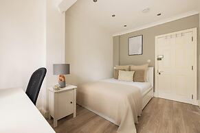 Beautiful Room in Acton