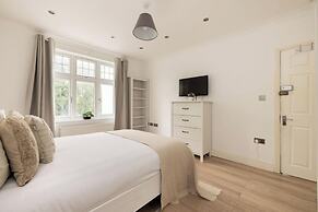 Beautiful Room in Acton