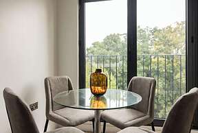 Beautiful Room in Acton