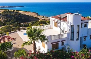 Marina Magic Sunset Villa-pool-parking-3br