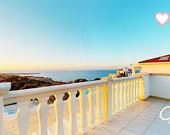 Marina Magic Sunset Villa-pool-parking-3br