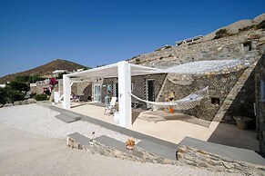 3 Paros All Season Villas