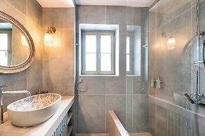 Ifigeneia Luxury Villas