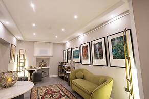 Howard House Hotel