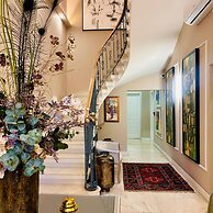 Howard House Hotel