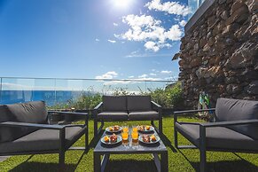 Aqui H Casa by Atlantic Holiday