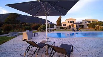 Corfu Liostasi Villa - Hellios Luxury Gem w Pool