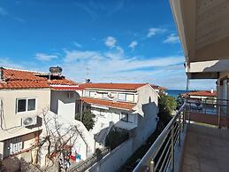 Luna Luxury Apartment in Polychrono