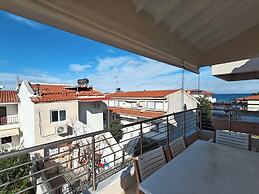 Luna Luxury Apartment in Polychrono