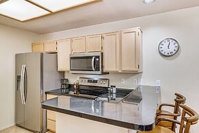 Near Hiking: Condo w/ Pool & Tennis in Phoenix!