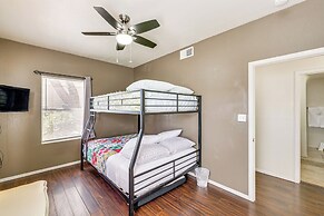 Near Hiking: Condo w/ Pool & Tennis in Phoenix!