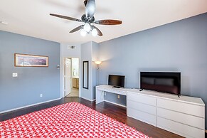 Near Hiking: Condo w/ Pool & Tennis in Phoenix!