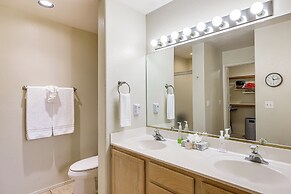 Near Hiking: Condo w/ Pool & Tennis in Phoenix!