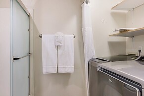 Near Hiking: Condo w/ Pool & Tennis in Phoenix!