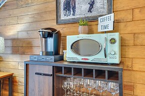 4 Mi to Dtwn Gatlinburg: Condo w/ Pool Access