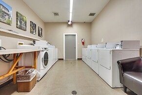 4 Mi to Dtwn Gatlinburg: Condo w/ Pool Access