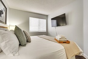 4 Mi to Dtwn Gatlinburg: Condo w/ Pool Access