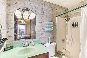 Lakefront Osage Beach Condo w/ Balcony & Pool