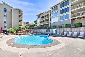 Lakefront Osage Beach Condo w/ Balcony & Pool