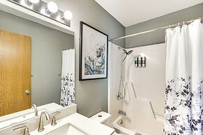 Lakefront Osage Beach Condo w/ Balcony & Pool