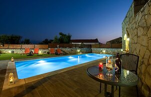 Skandalis Apartments With Pool