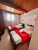 Skandalis Apartments With Pool