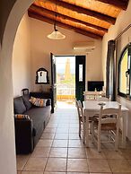 Skandalis Apartments With Pool