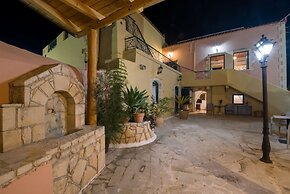 Skandalis Apartments With Pool