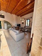 Skandalis Apartments With Pool