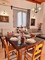 Skandalis Apartments With Pool