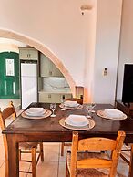 Skandalis Apartments With Pool