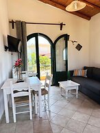 Skandalis Apartments With Pool
