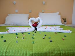 Nik Litinas Apartments With Pool