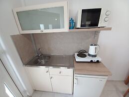 Nik Litinas Apartments With Pool